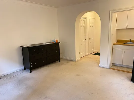 Sold by Voro, LLC | media 6