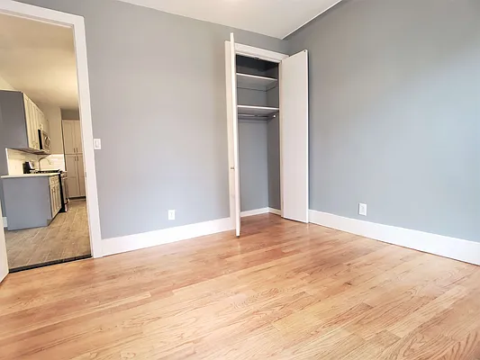 Rented by EXR | media 10