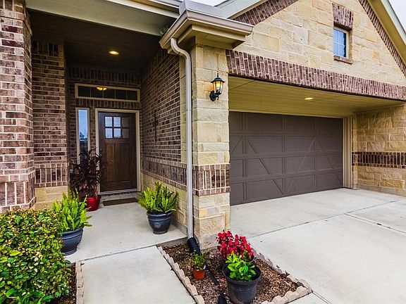 3rd image of 2403 Lakecrest Gardens Dr