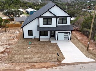 915 Bobcat Trl, Granbury, TX 76048