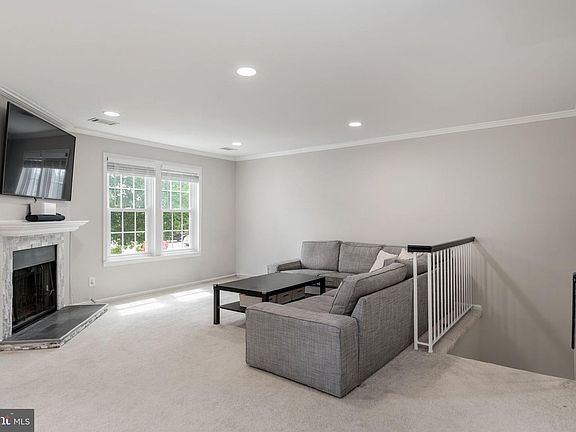 4th image of 12887 Grays Pointe Rd #12887B