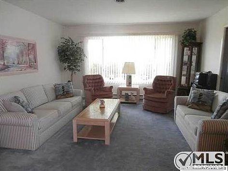 5th image of 37C Edinburgh Ln #C