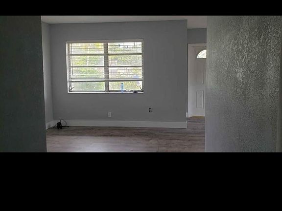 Entry way/ living room