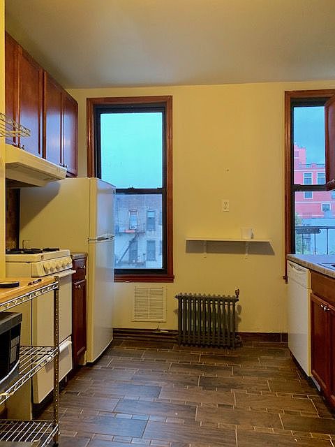 1st image of 714 6th Ave APT 3R