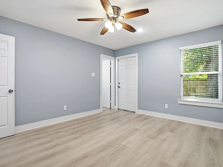 1010 Clinton Park St — Photo 15