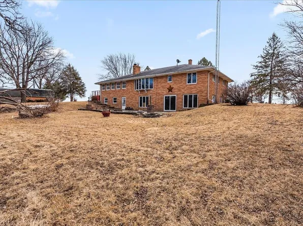 1399 190th St, Independence, IA 50644