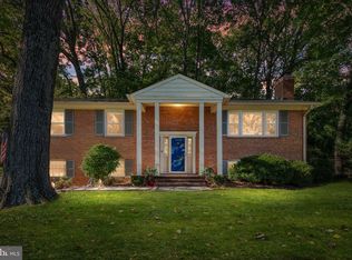 8227 Kay Ct, Annandale, VA 22003