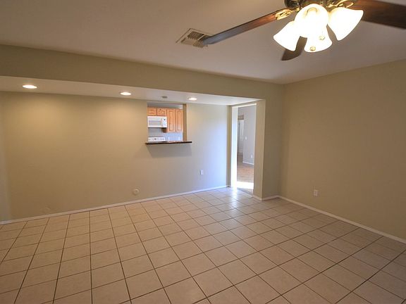 4th image of 638 N 93rd St