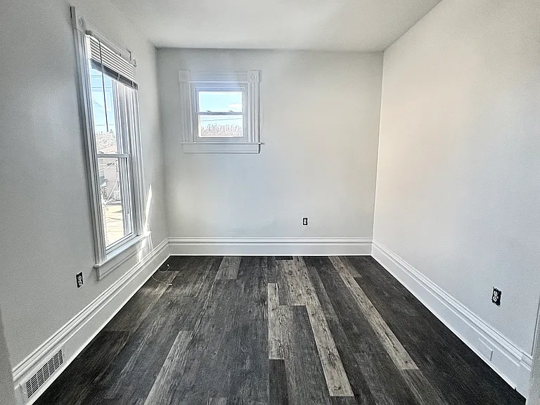 318 W Pike St #2 — Photo 9
