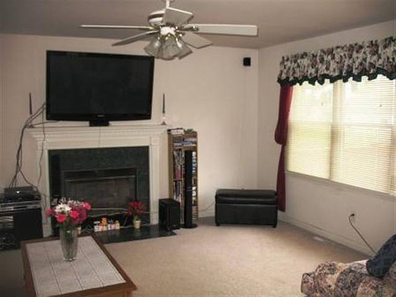 2nd image of 118 HALFMOON Drive