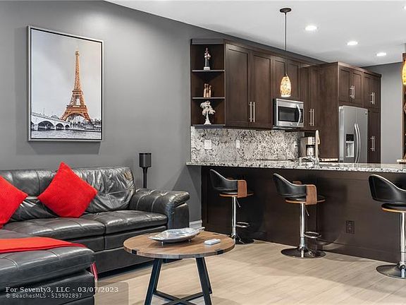 3rd image of 2311 NE 9th Ave #2311