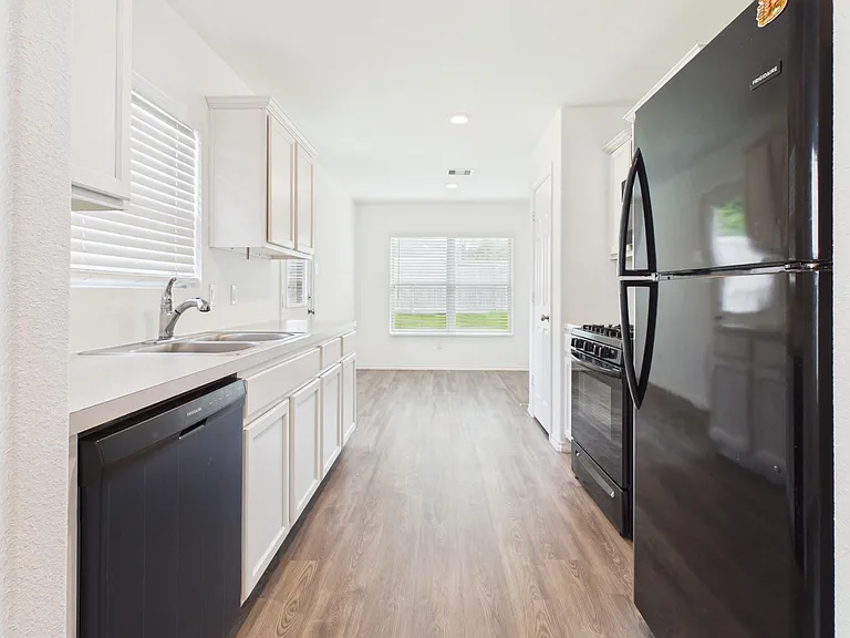 1300 Winding Willow Dr — Photo 10