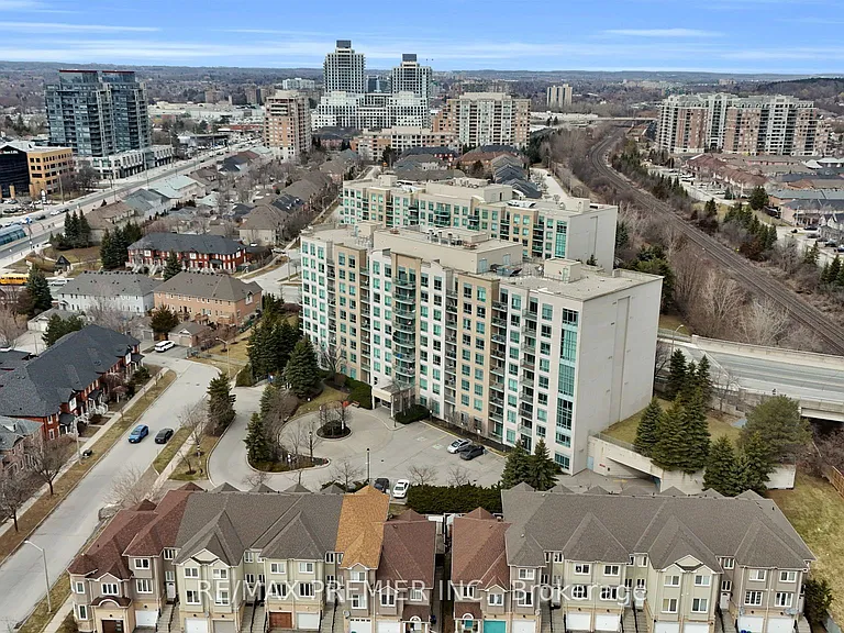 51 Baffin Ct #220 — Photo 2