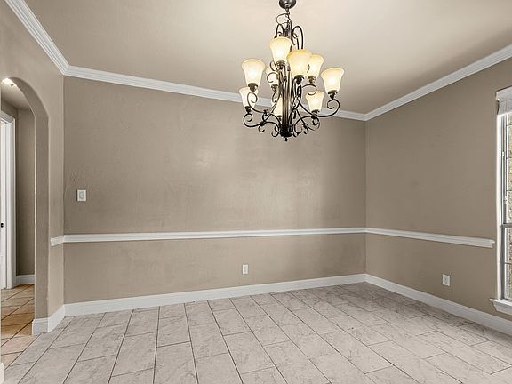 5th image of 6631 Crestmoor Ln