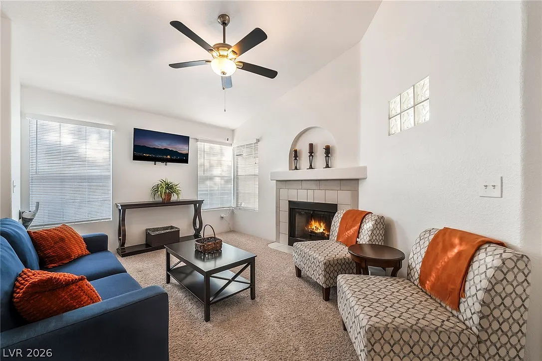 3 bed, 2.0 bath, 1200 sqft, $2,000 — Photo 3
