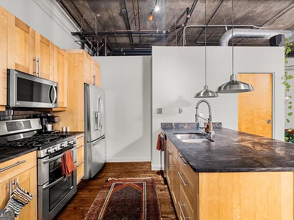 3rd image of 3235 Roswell Rd NE Unit 609