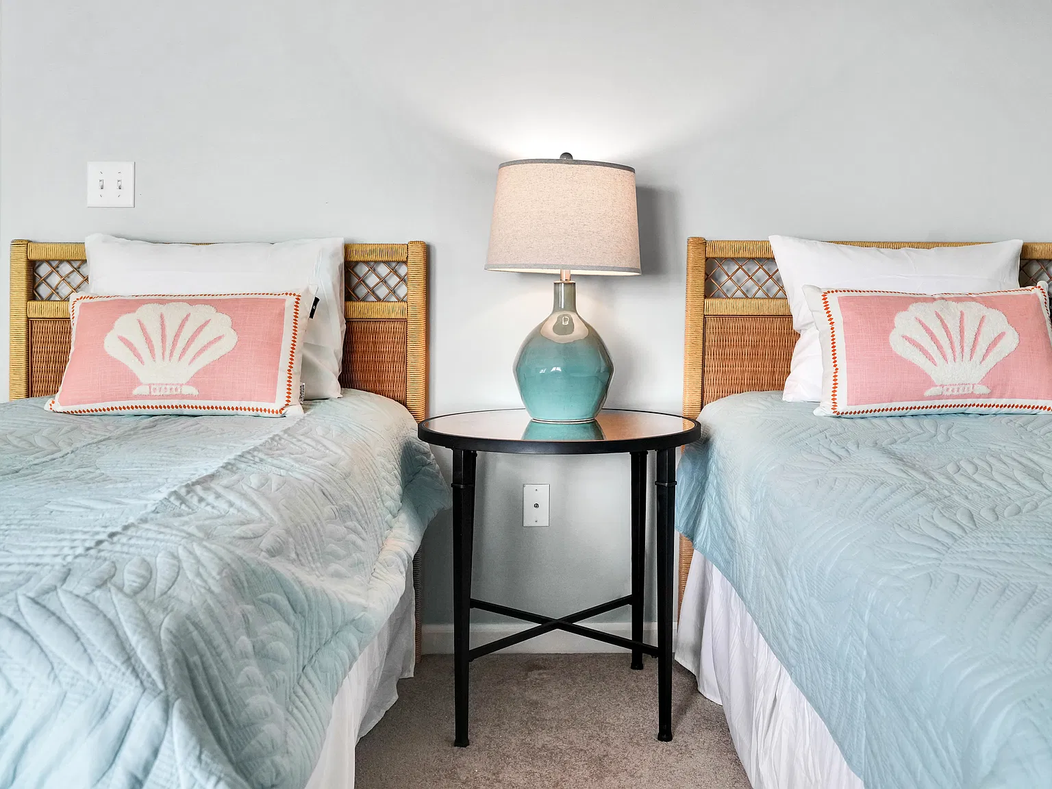 2 bed, 2.5 bath, 1200 sqft, $1,800 — Photo 4