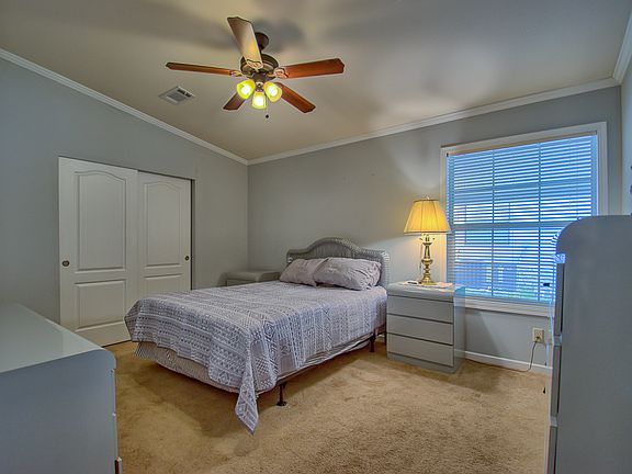 4th image of 536 Spruce Dr