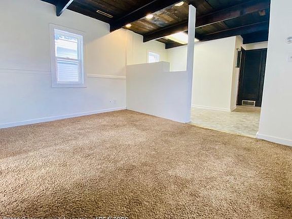 3rd image of 411 Paris Ave