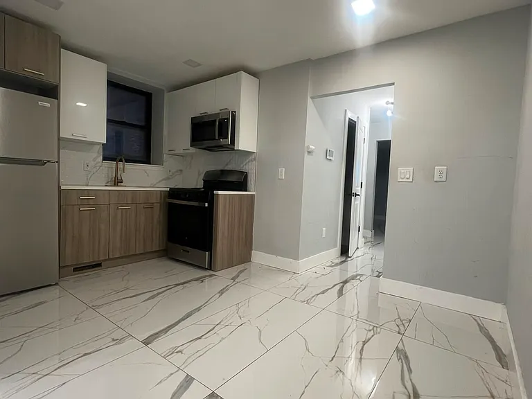 30 Bergen Ave #B1 — Photo 7
