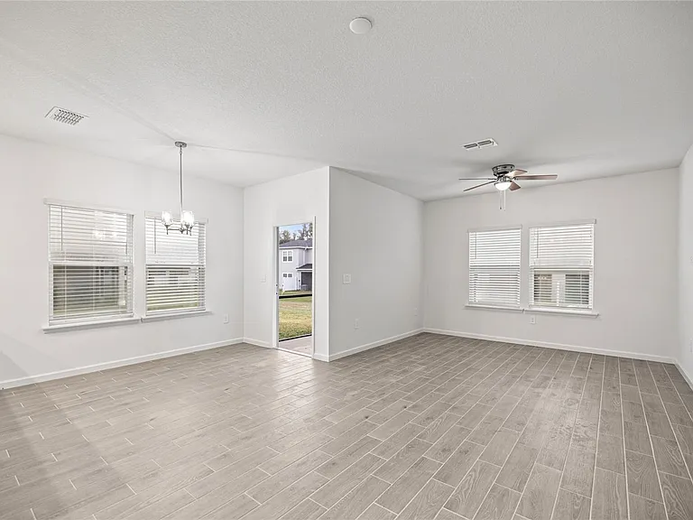 3644 SE 37th Ct — Photo 5