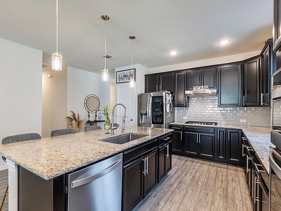 5th image of 2424 Coyote Way