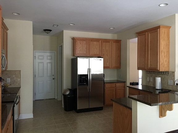 5th image of 3042 Kern Dr