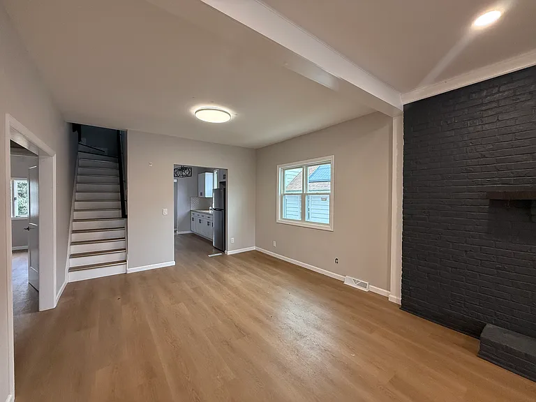 814 Hessian Ave — Photo 7