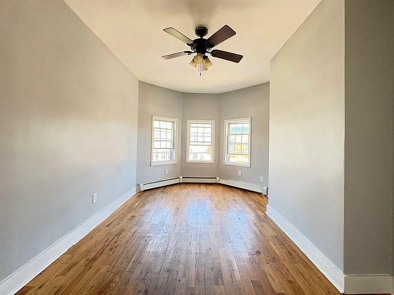 133 Wilkinson Ave #3-2L — Photo 3