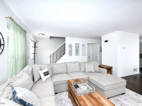 5th image of 183 Halifax Ln