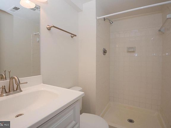 3rd image of 770 Ivy League Ln #8-42