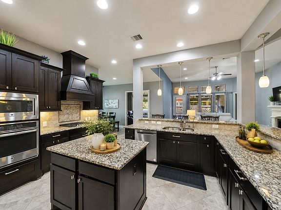 5th image of 23338 Hillsview Ln