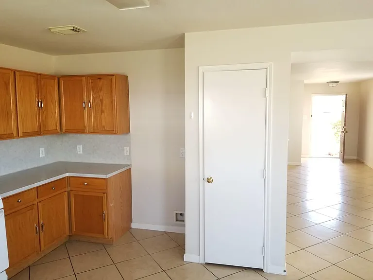 3526 Lexington Cmn — Photo 6