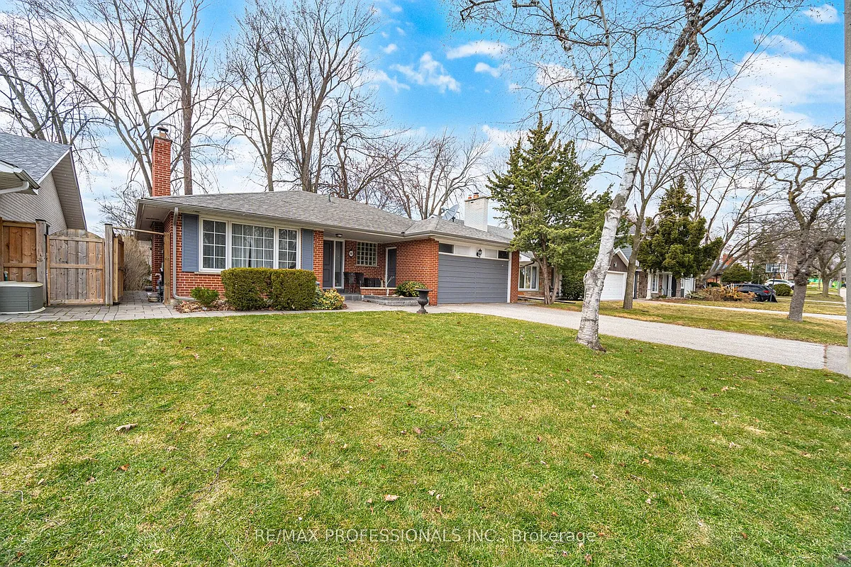 Building Photo - 10 Boxwood Rd