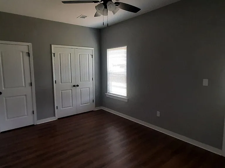 407 E Academy Ave — Photo 9