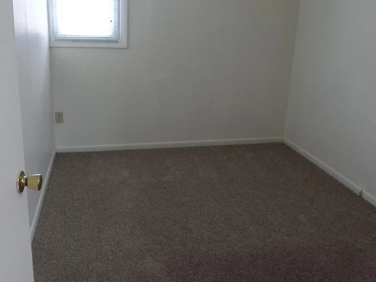 4458 S Crawford Rd #UPPER LEVEL — Photo 12