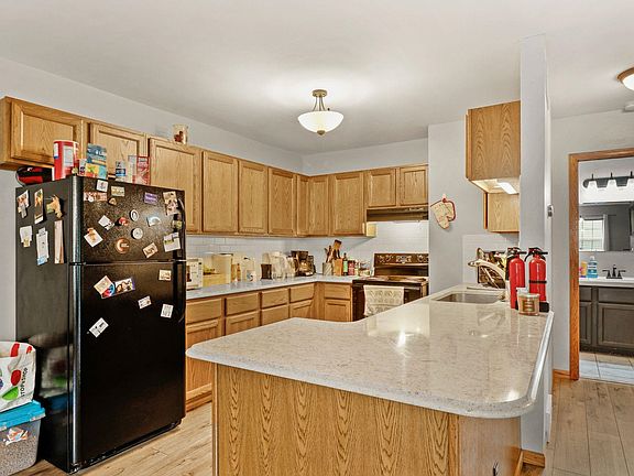 2nd image of 824 N Clover Ln