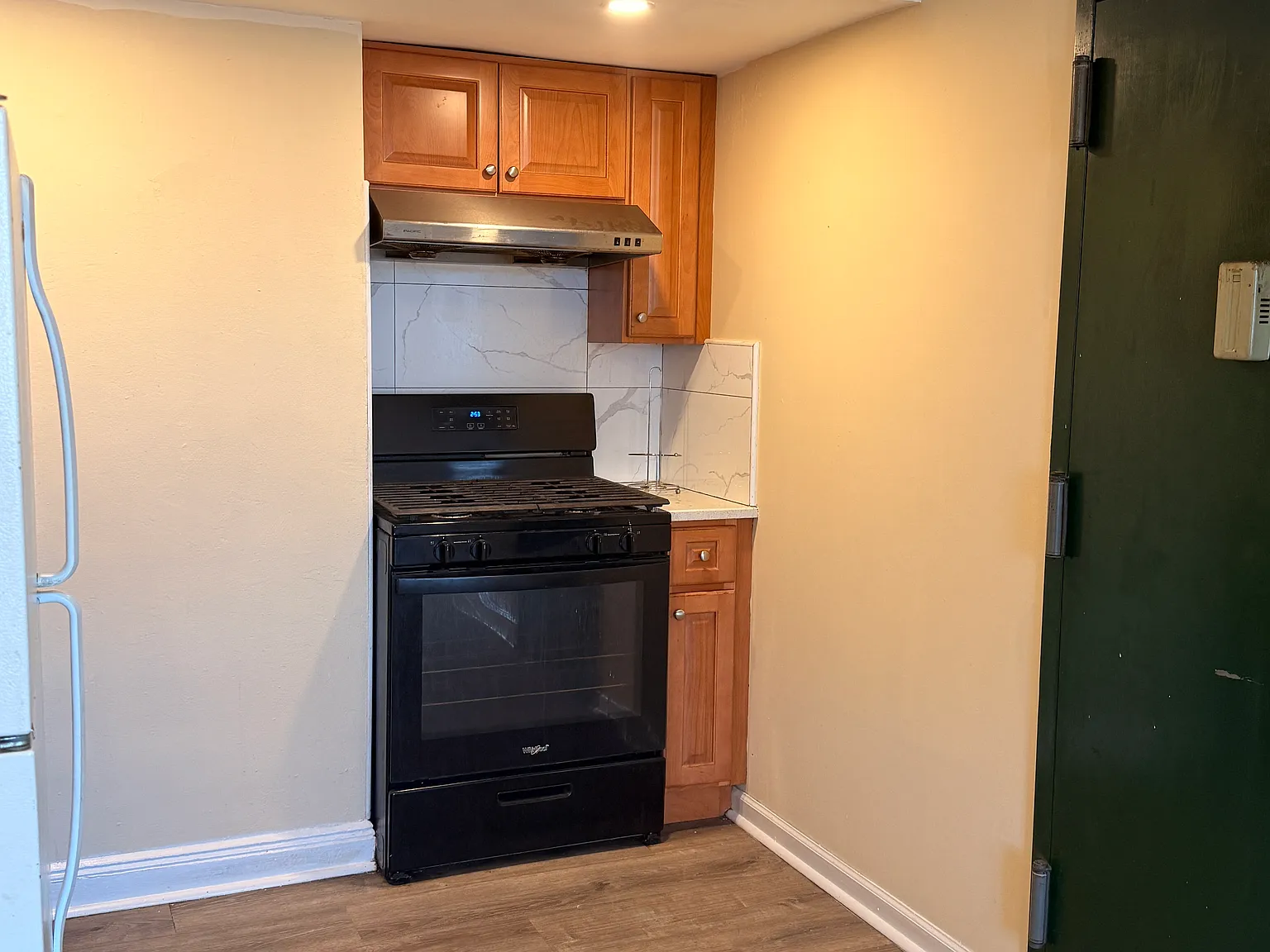 2 bed, 750 sqft, $2,350 — Photo 3