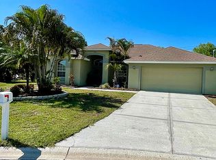 359 Penrose Cir, Englewood, FL 34223