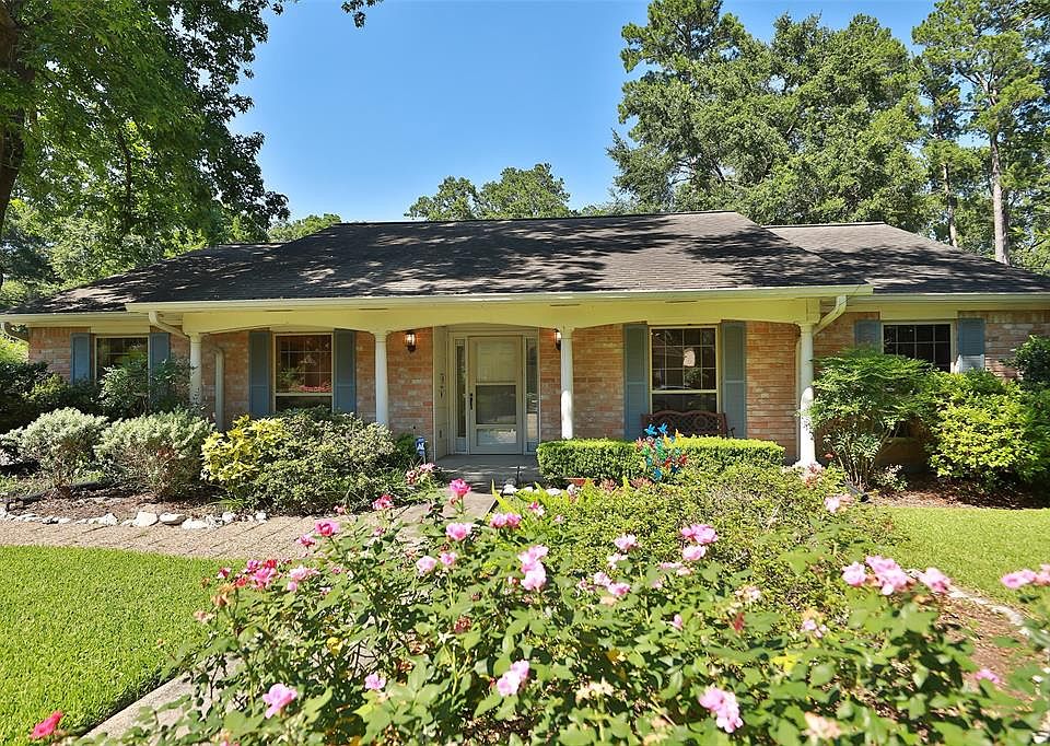 1st image of 15110 Parkville Dr
