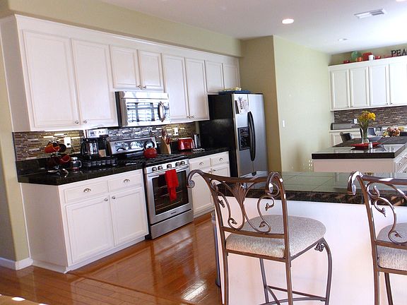 5th image of 2816 Mirasol Ln