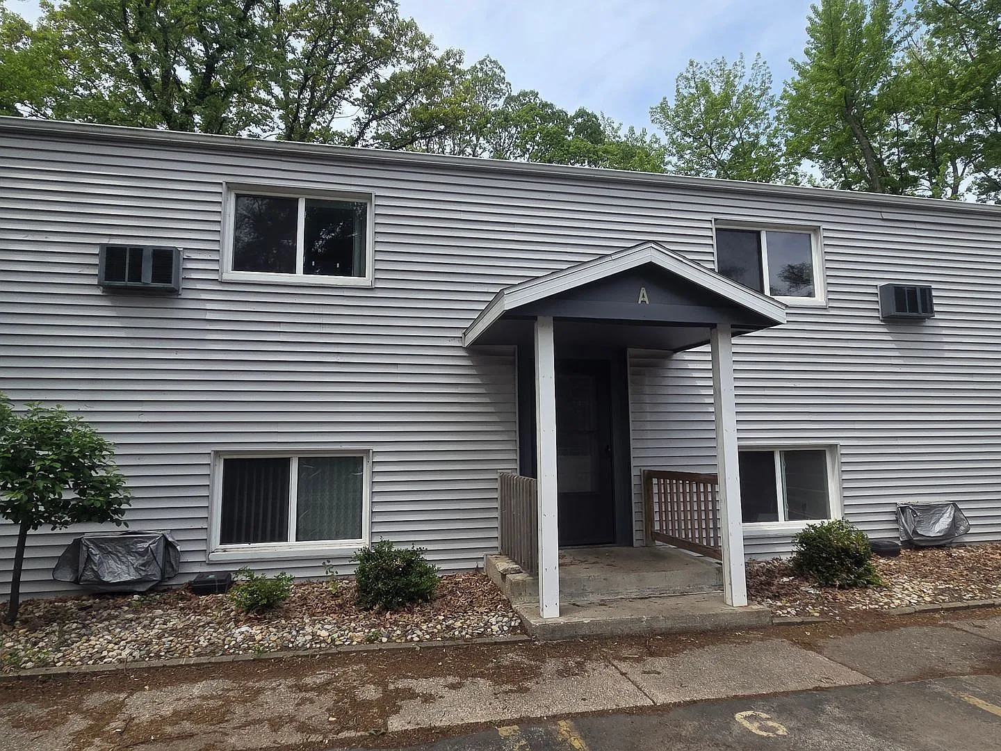 1 bed, 1.0 bath, $850 — Photo 1