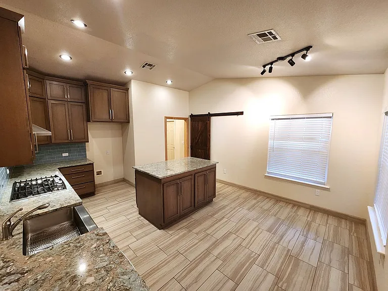 1535 Vajillo Ln — Photo 16