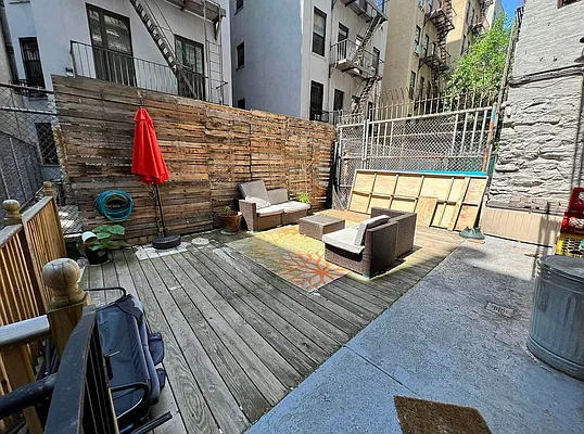 Rented by EastMount Realty LLC | media 9