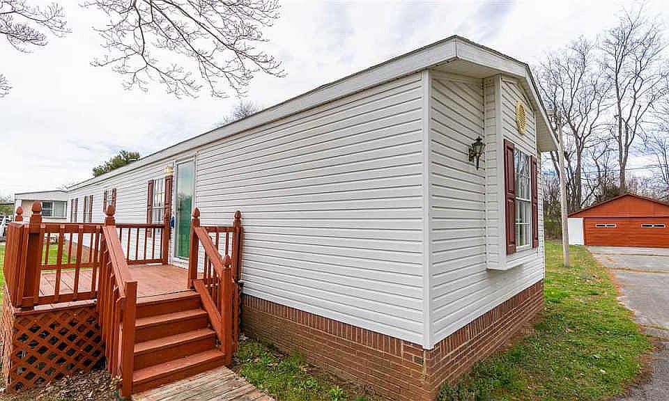 1st image of 1008 Parkland Ct
