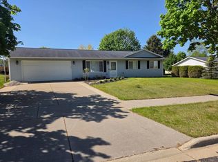 906 Jacob Circle, Reedsburg, WI 53959
