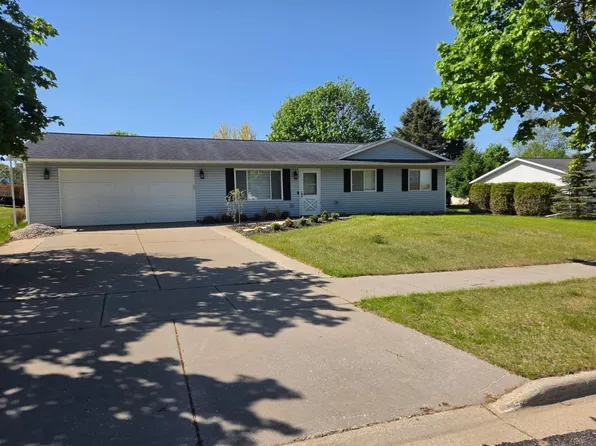 906 Jacob Circle, Reedsburg, WI 53959