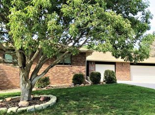 8200 Meredeth Pl, Lincoln, NE 68506