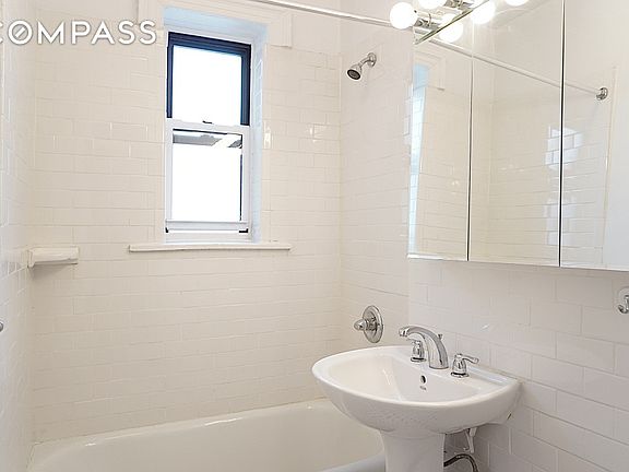 4th image of 3252 33rd St APT F4
