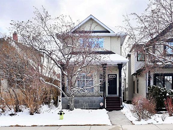 2nd image of 3821 E 1a St SW